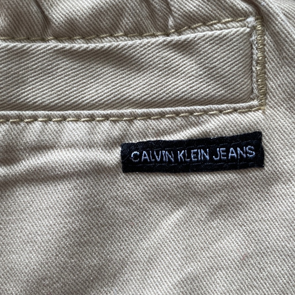 NWT! Calvin Klein Beige Shorts Size 18 Months.